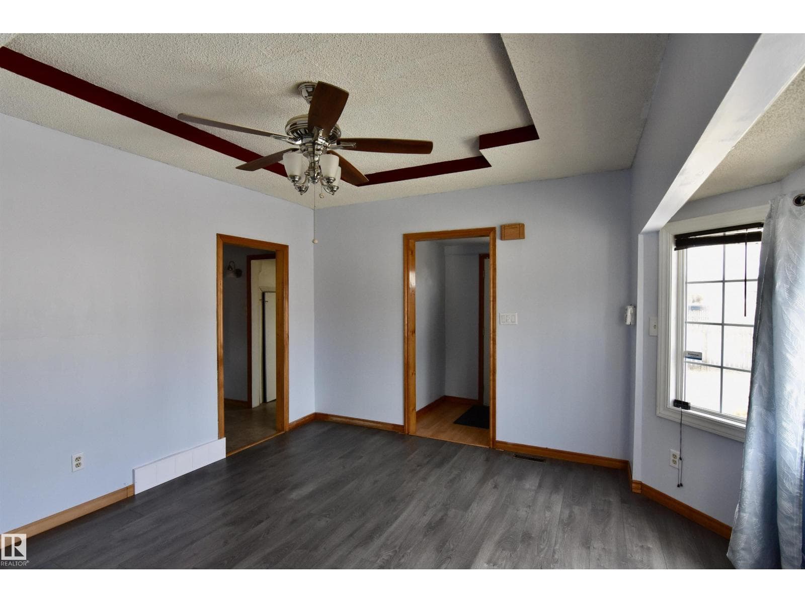 4629 46 AV — photo 5