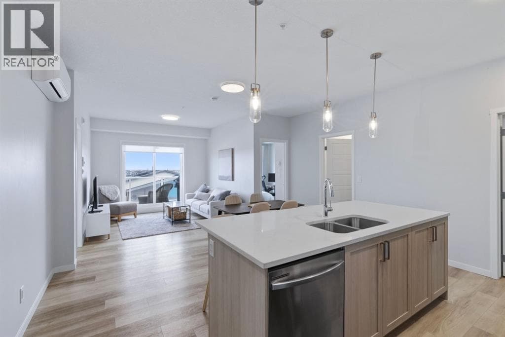 1411, 220 Seton Grove SE
