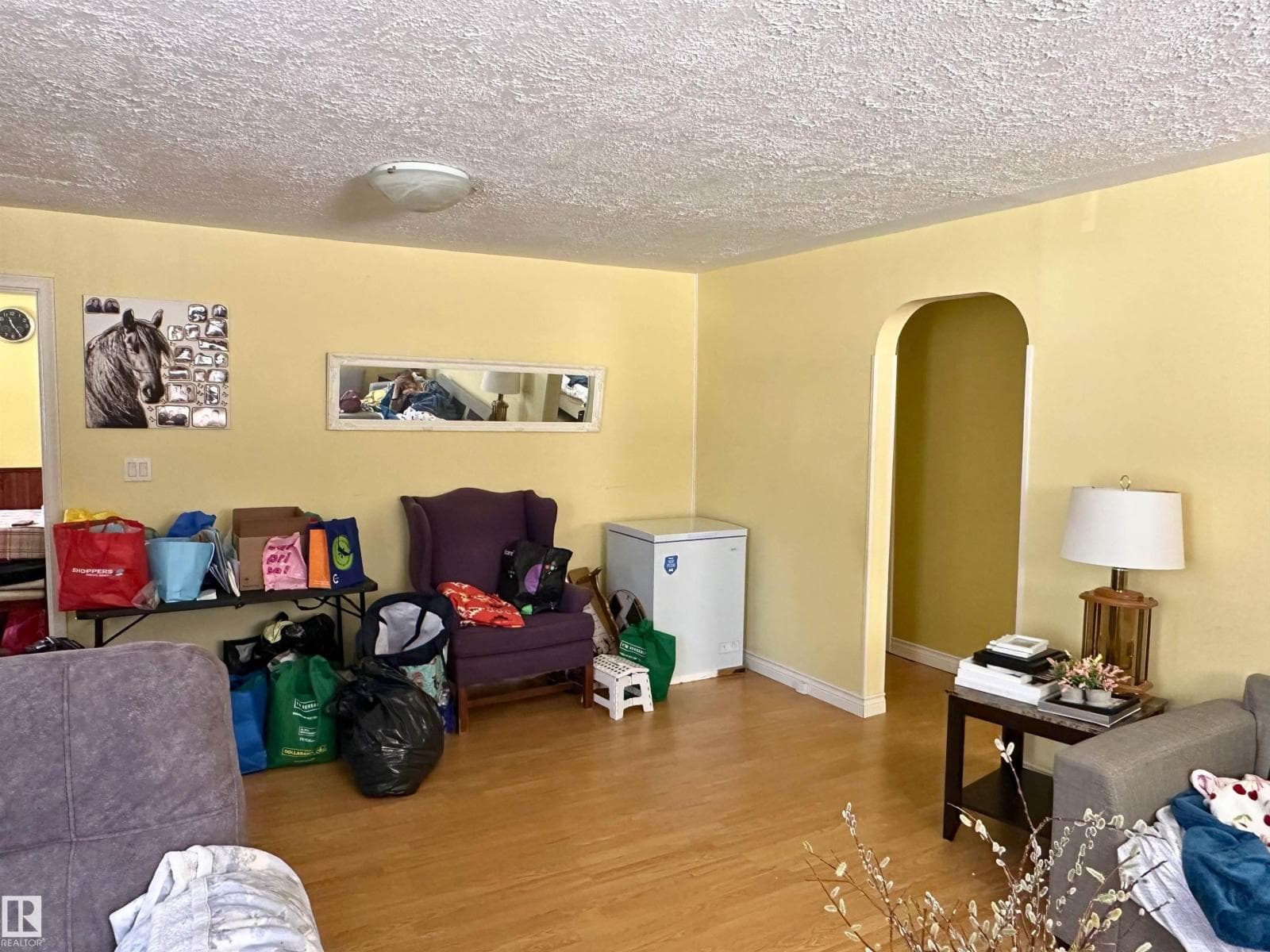 5035 49 AV NW — photo 2