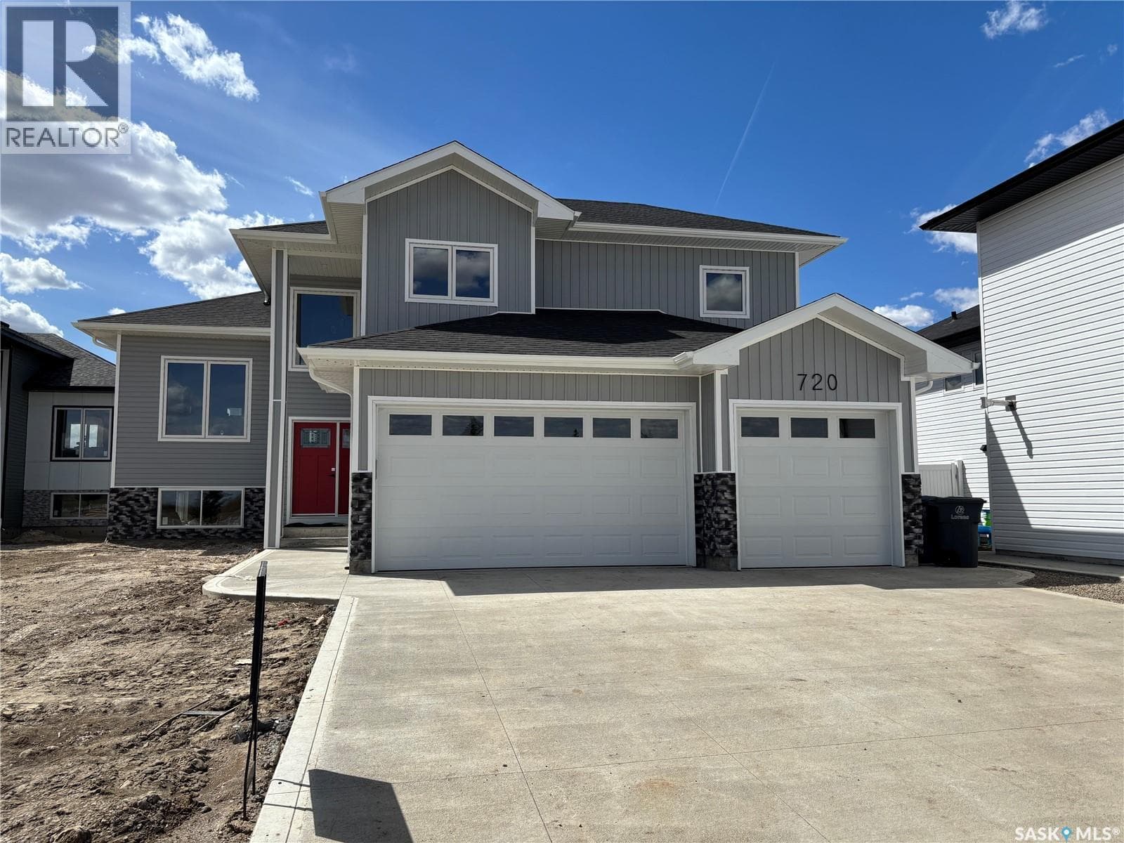 720 Weir CRESCENT