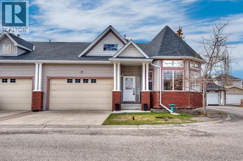 17 Prestwick Pond Terrace SE — photo 3