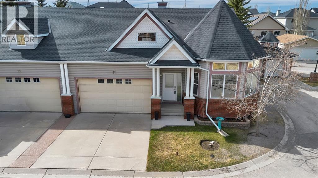 17 Prestwick Pond Terrace SE