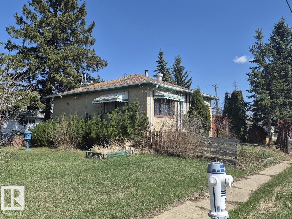 5003 49 ST — photo 3