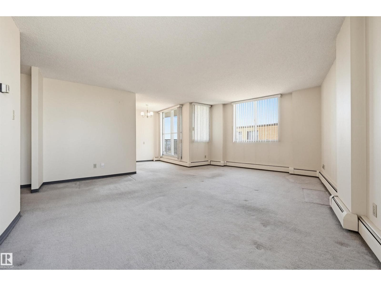 #701 12141 JASPER AV NW — photo 3