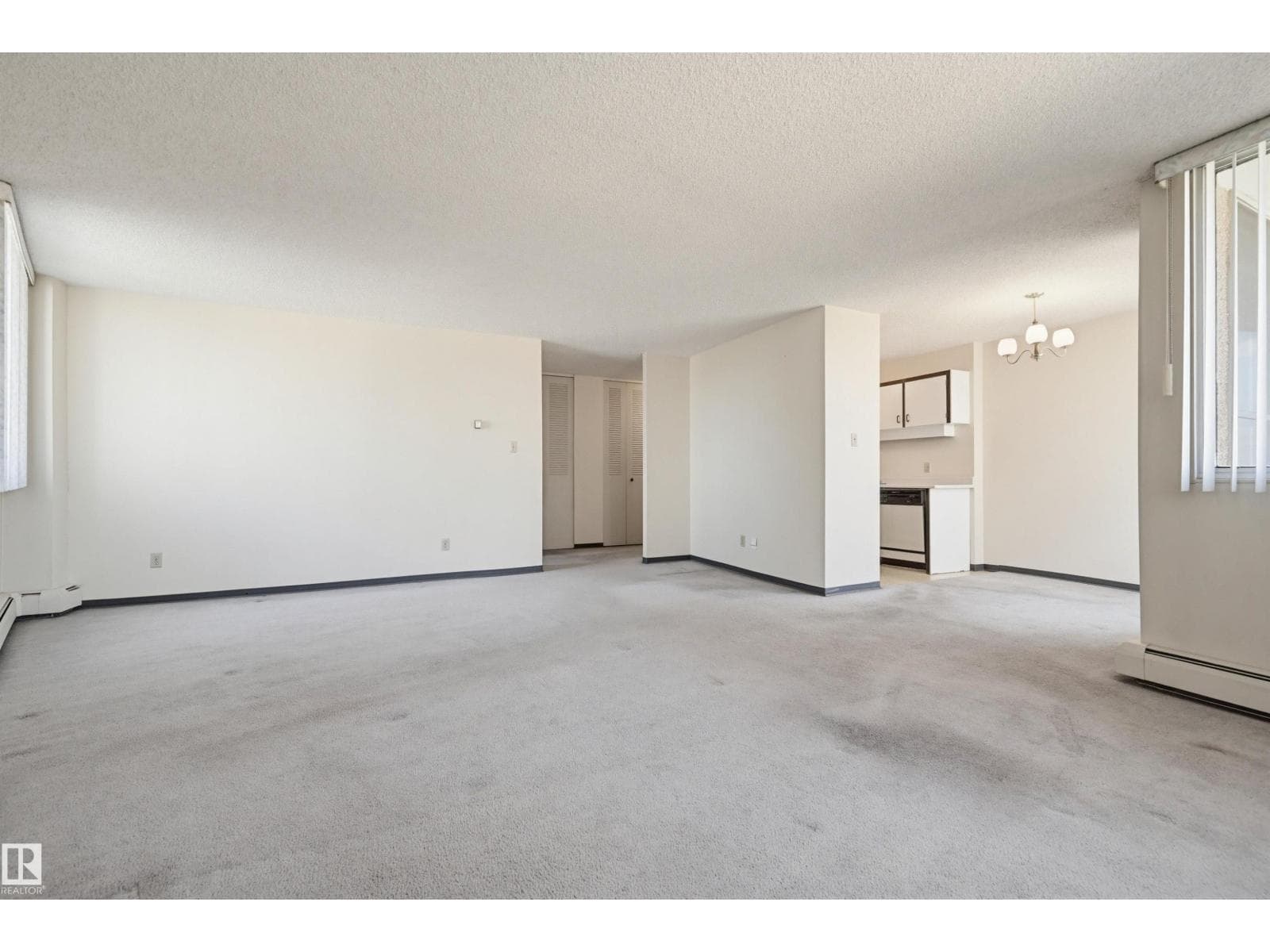 #701 12141 JASPER AV NW — photo 4