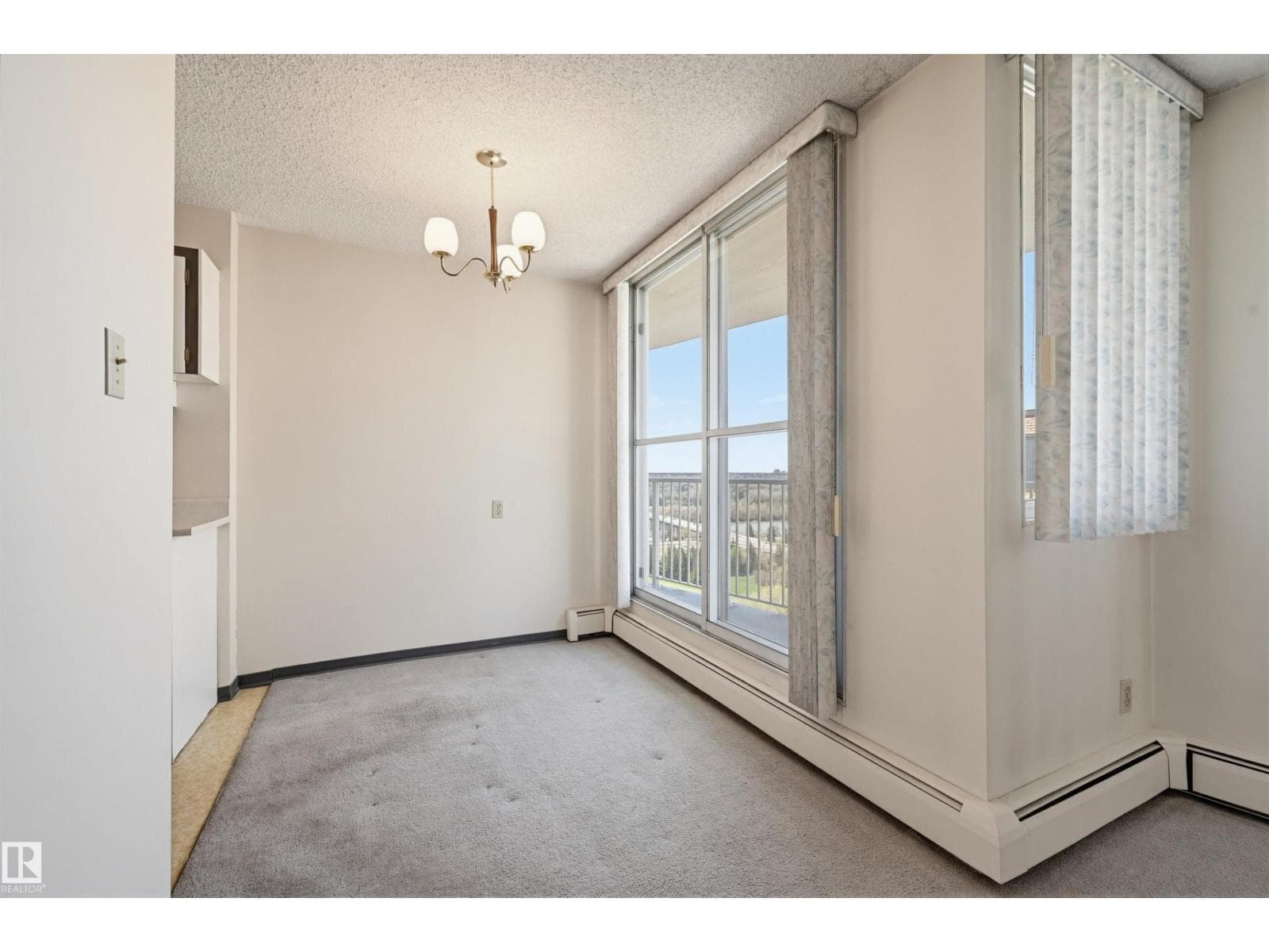 #701 12141 JASPER AV NW — photo 5