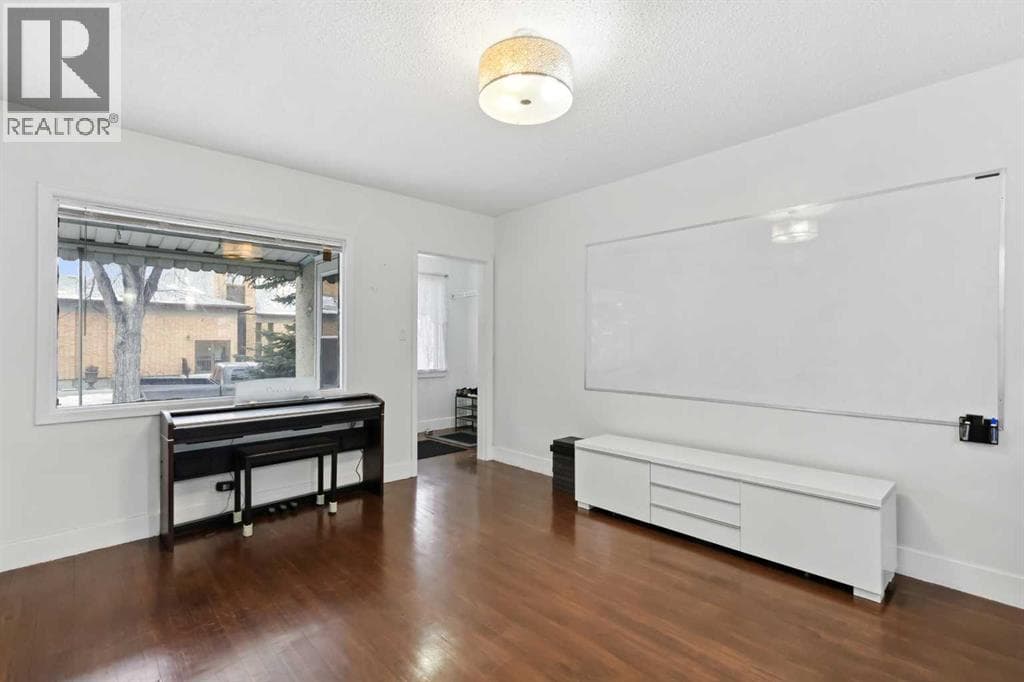 230 8A Street NE — photo 5