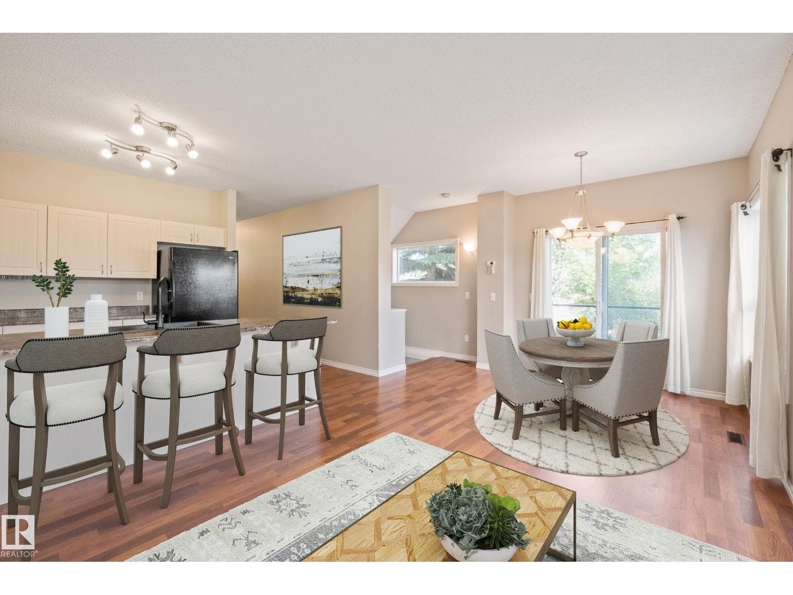 #59 3010 33 AV NW — photo 2