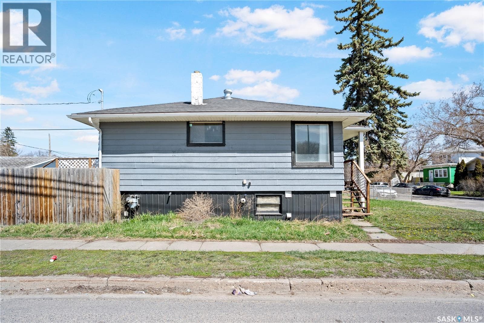 978 Lindsay STREET — photo 4