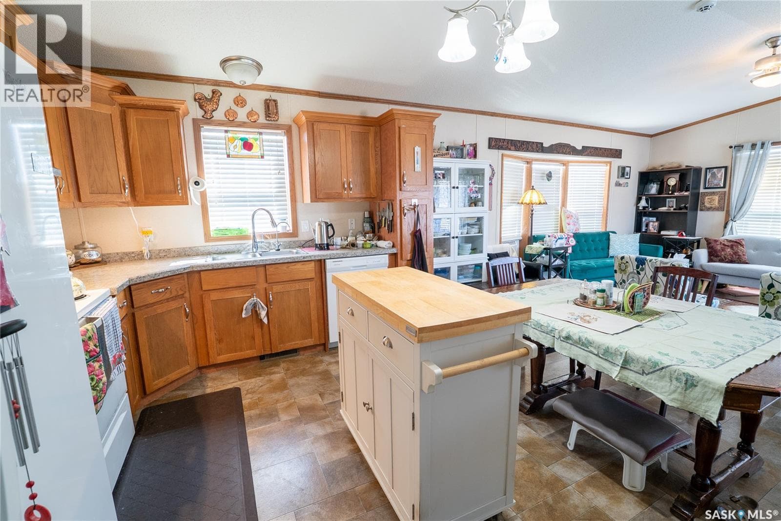 102 Herbert STREET — photo 2