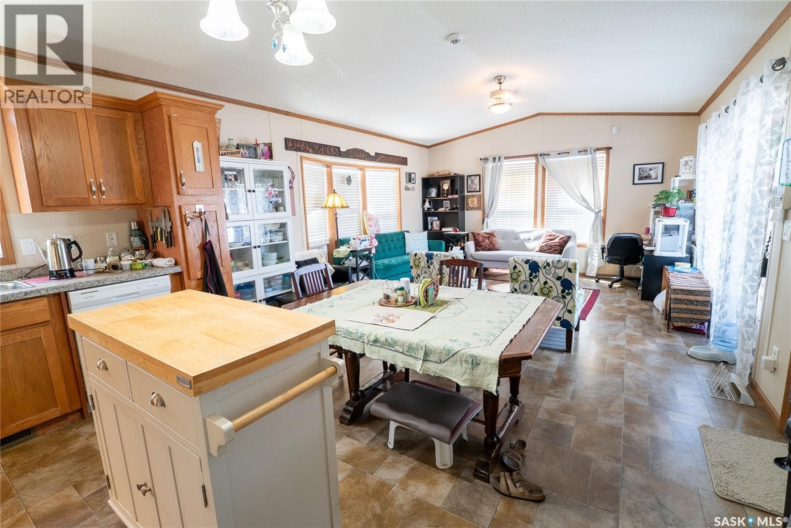 102 Herbert STREET — photo 4