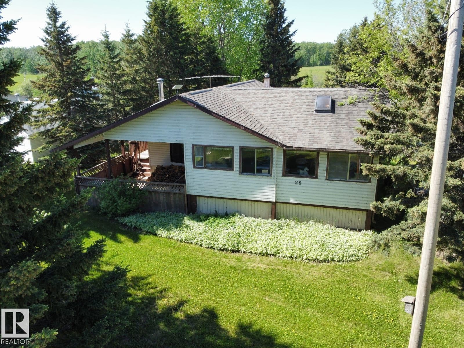 26 Lakeshore DR — photo 2