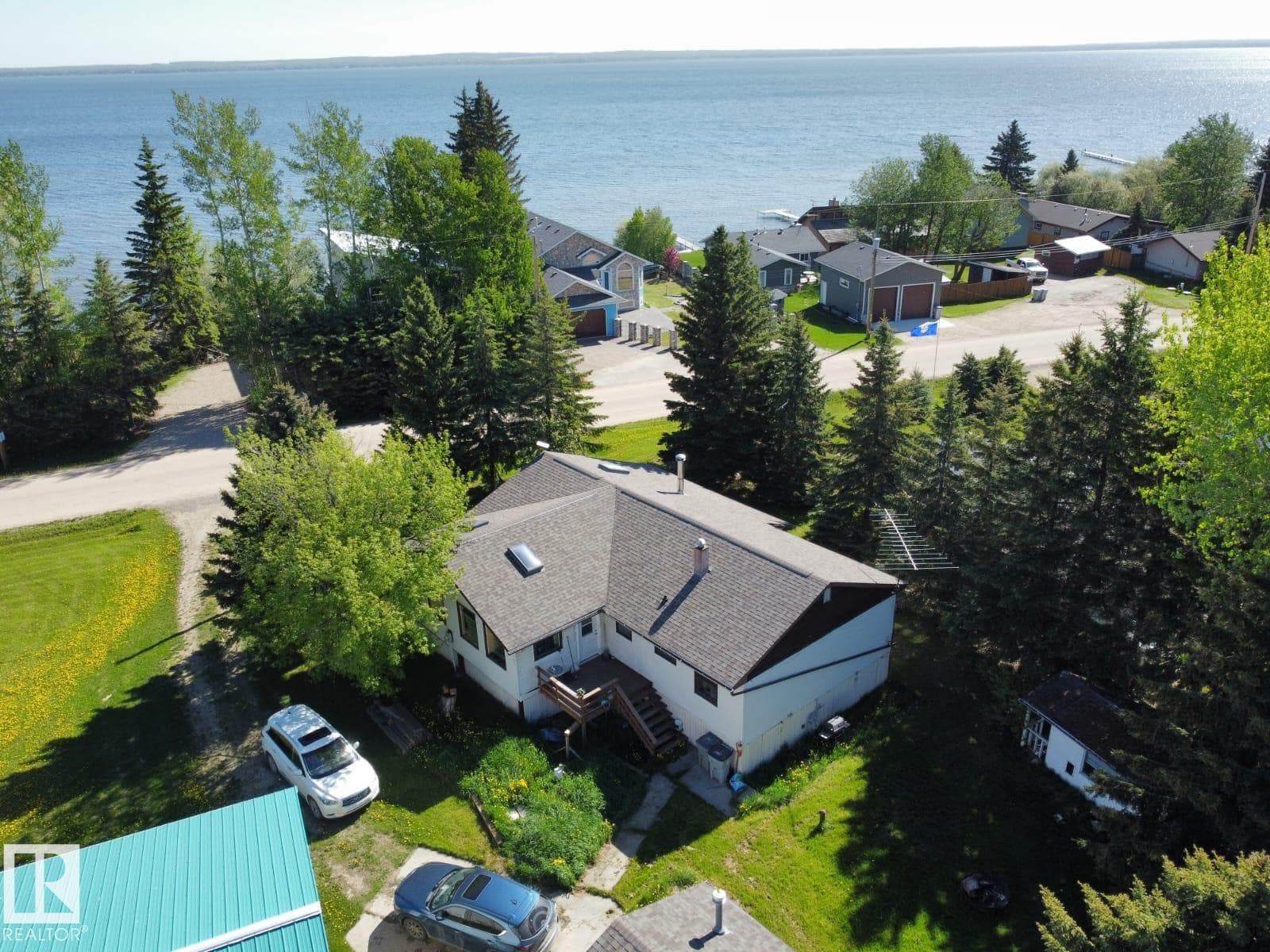 26 Lakeshore DR — photo 3
