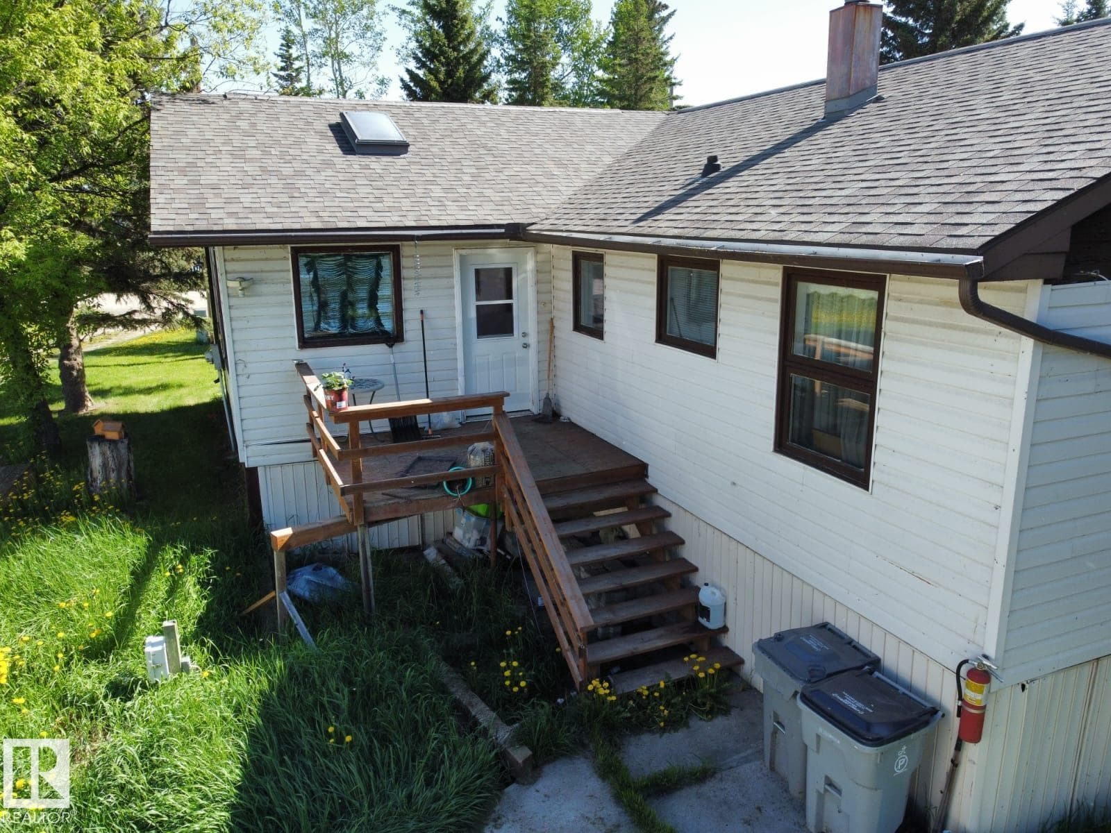 26 Lakeshore DR — photo 4
