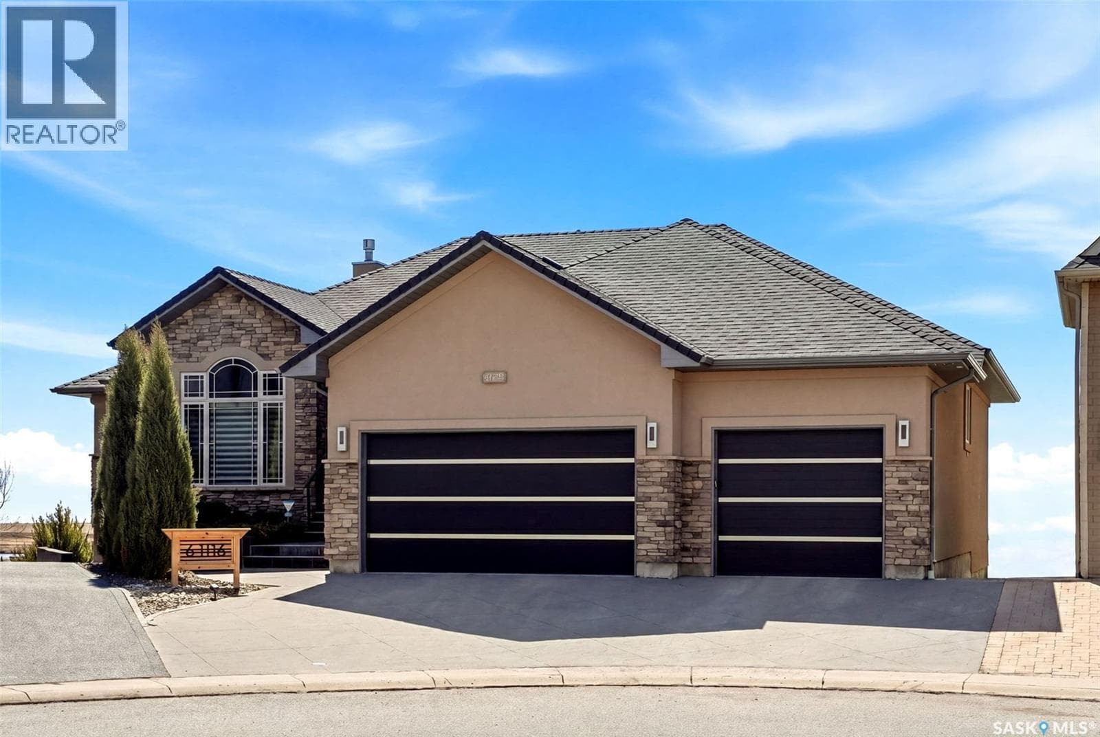 6106 Wascana COURT — photo 2