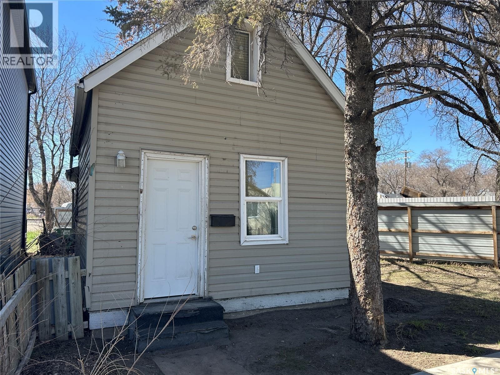 209 I AVENUE S
