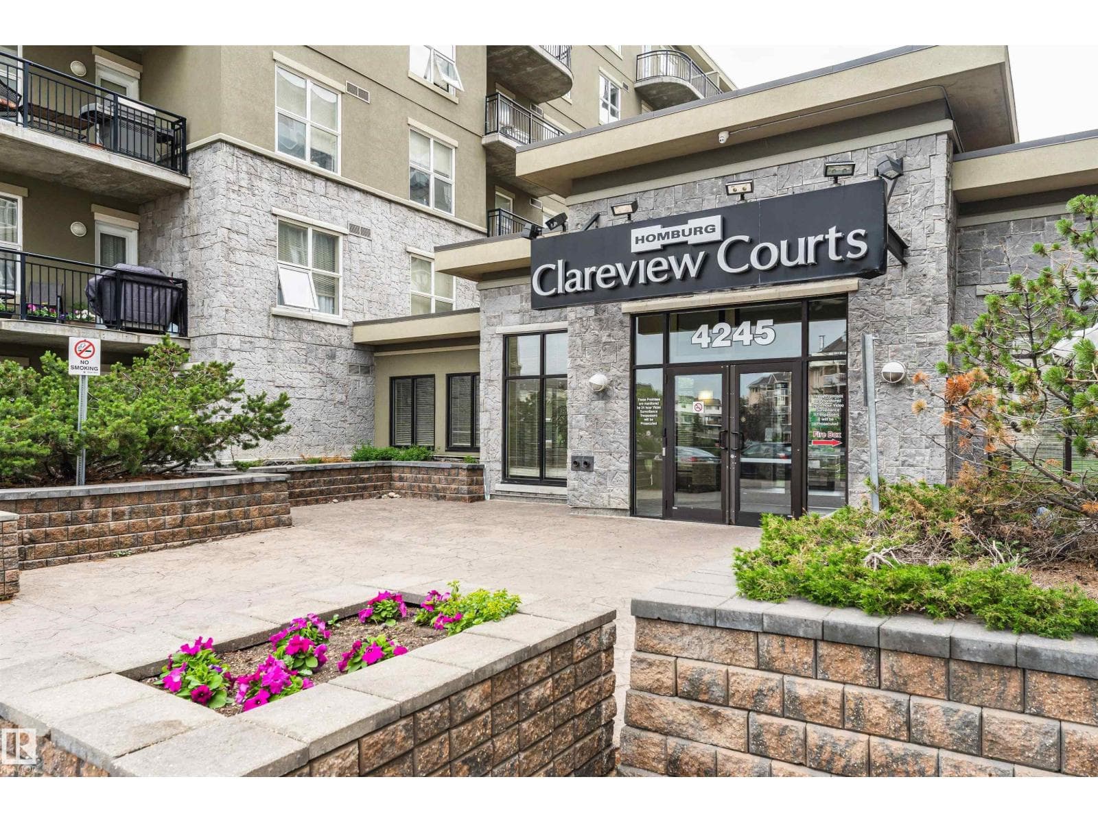 #1-402 4245 139 AV NW