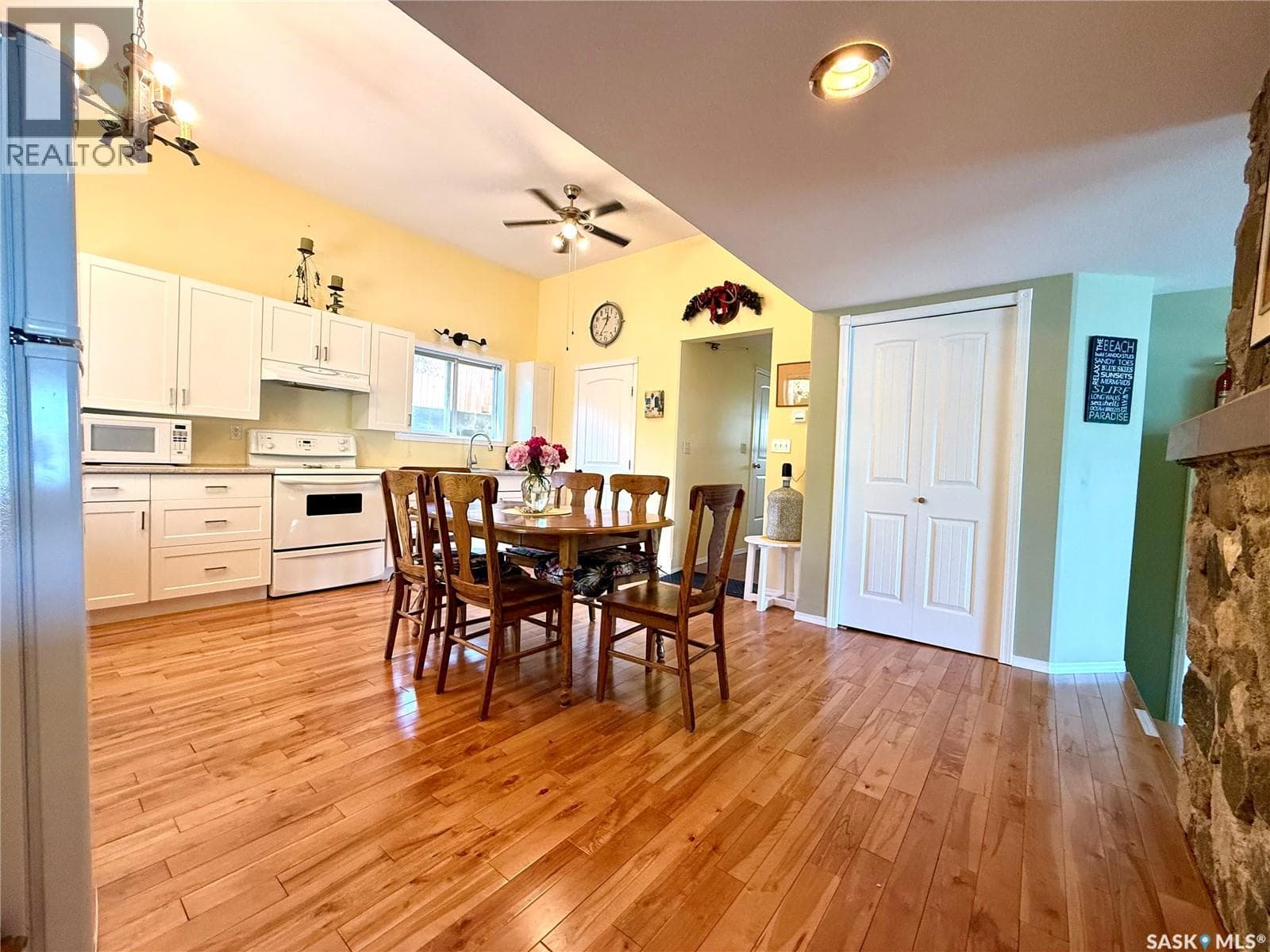 144 Lakeview DRIVE — photo 4