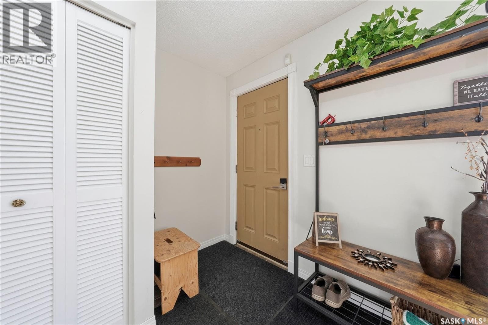 218 WARD COURT — photo 2