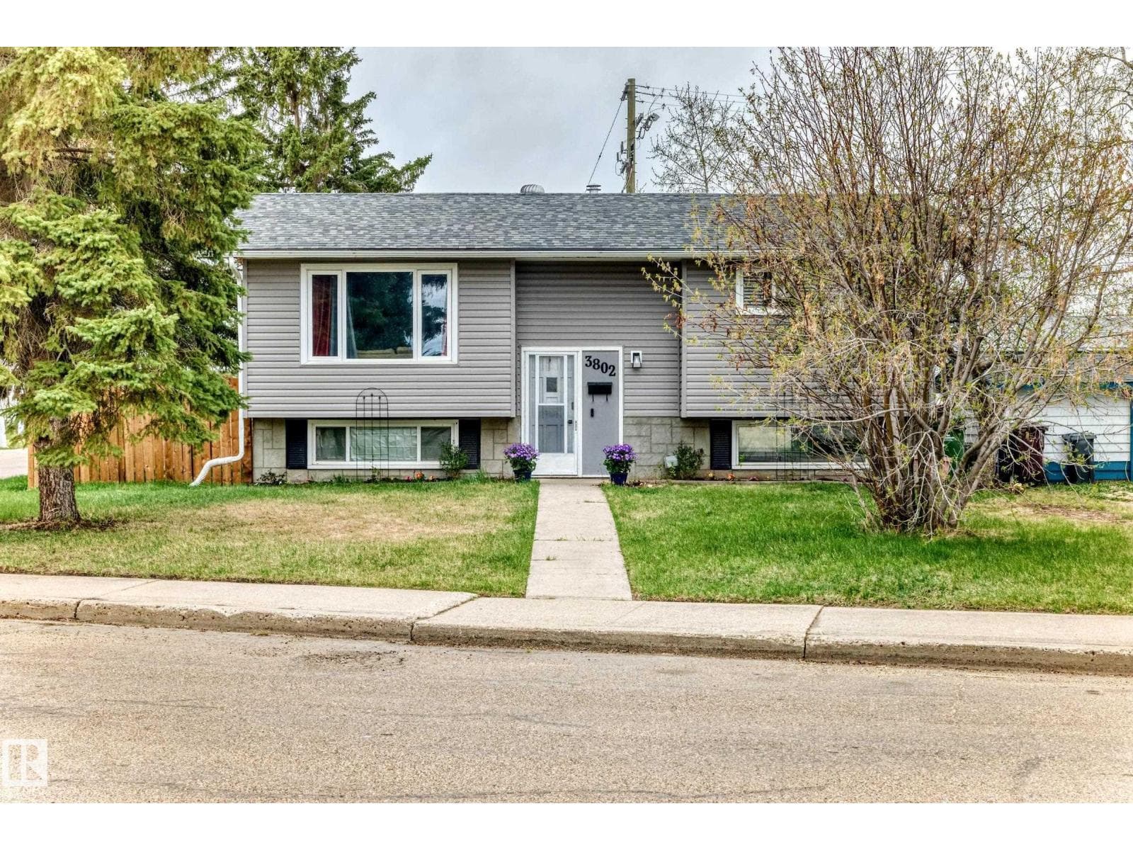 3802 52 ST