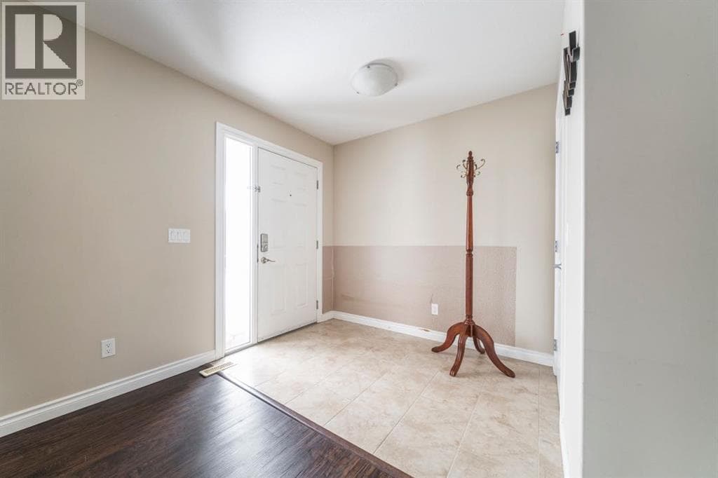 240 Comeau Crescent — photo 2