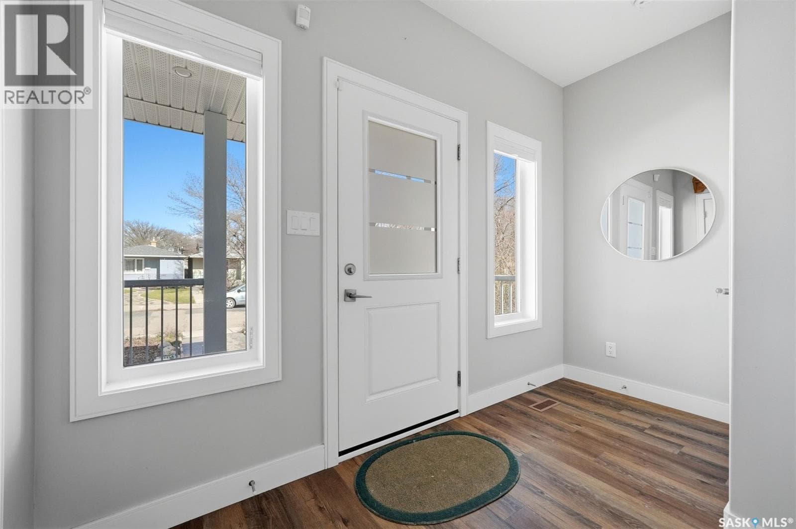 2100 Queen STREET — photo 3