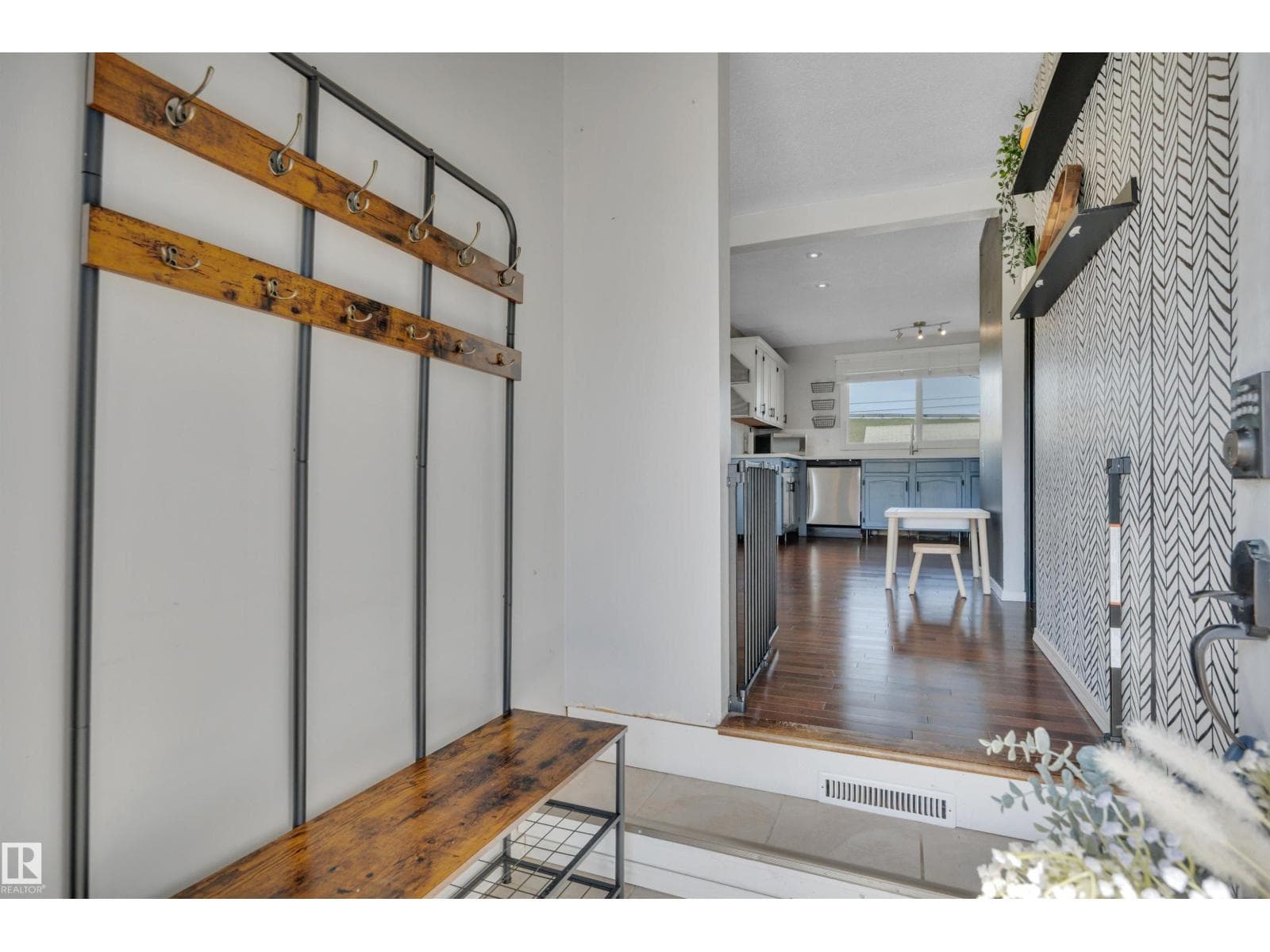 4316 53 ST — photo 3