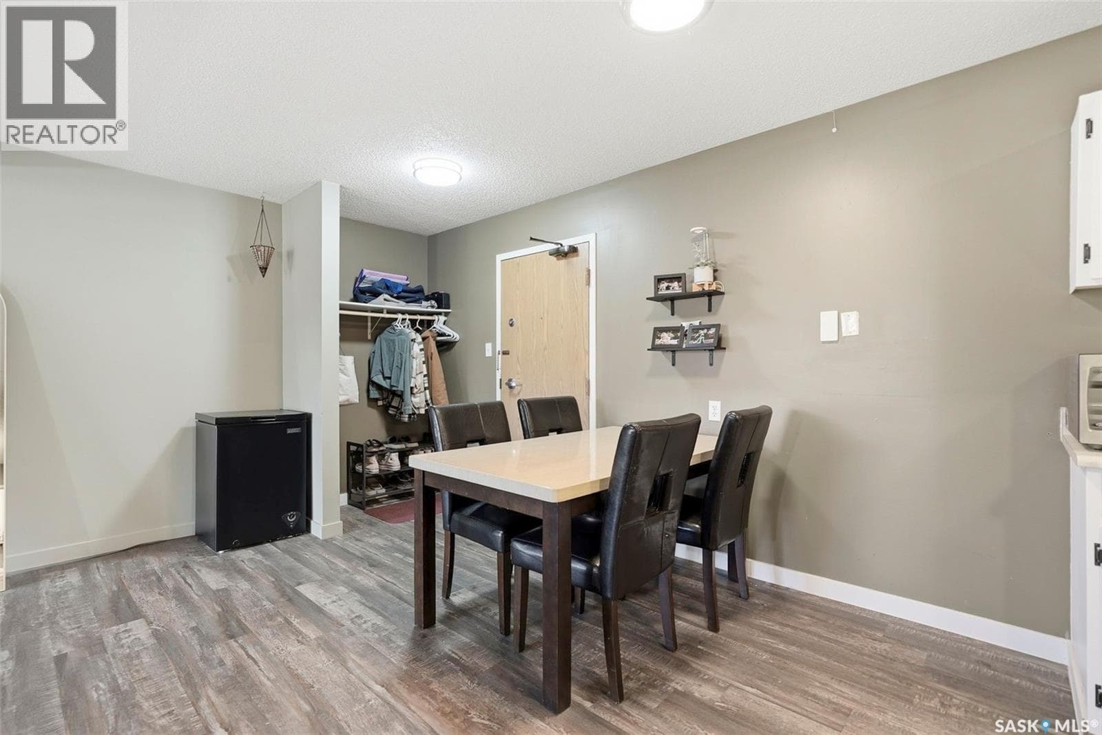 105 315 Tait CRESCENT — photo 3