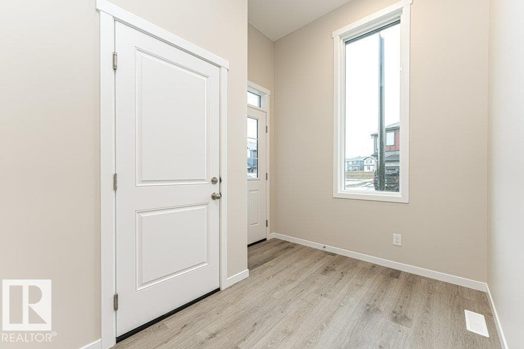 2616 158 ST SW — photo 2