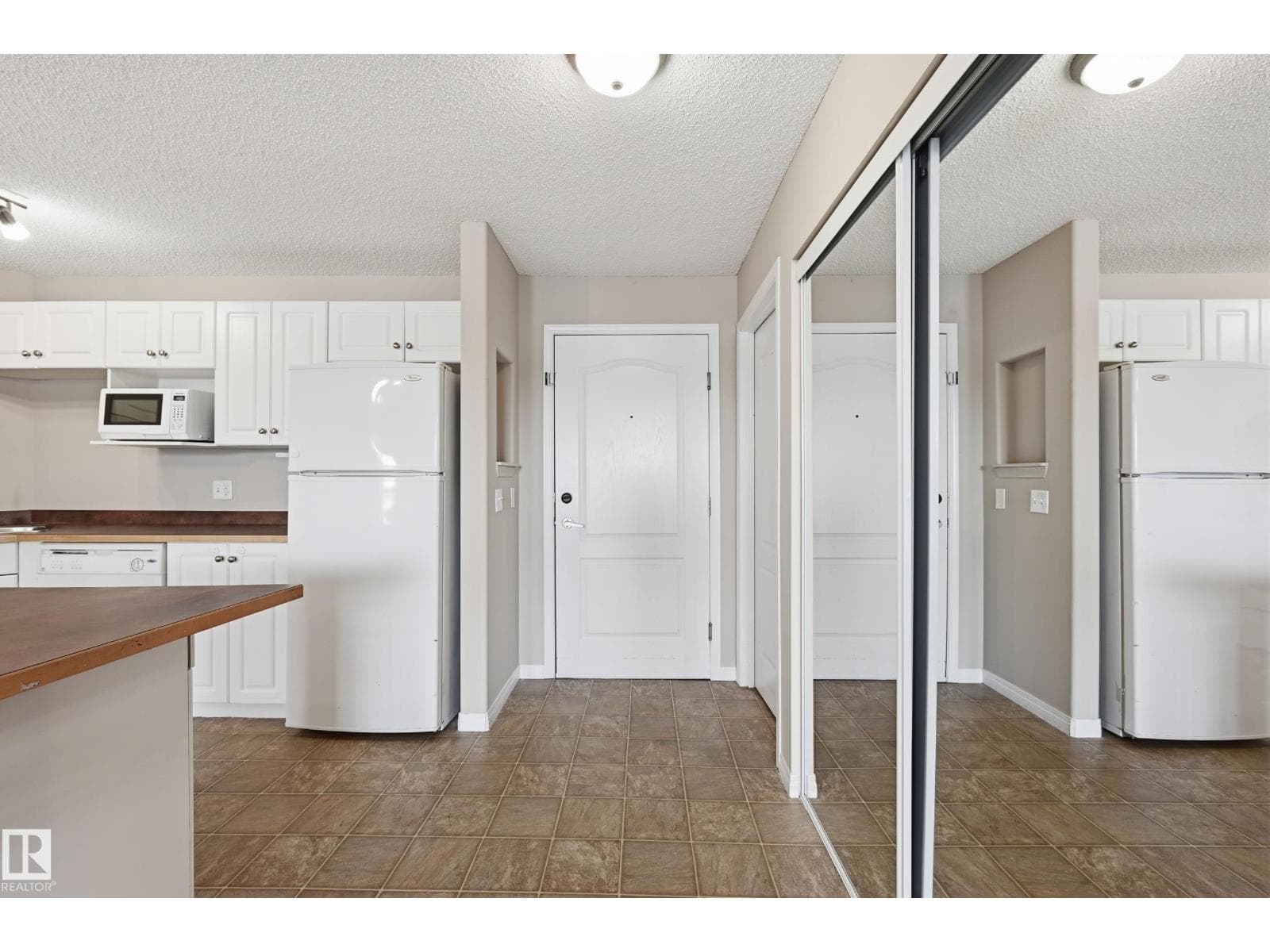 #105 5350 199 ST NW — photo 3