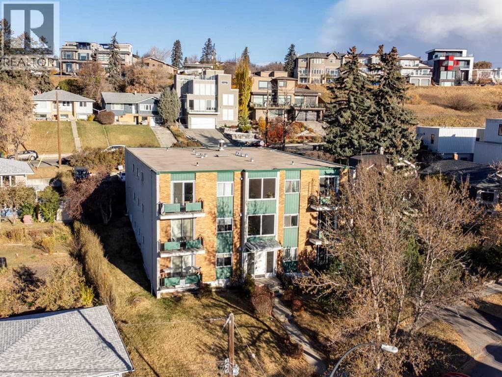 810 Drury Avenue NE — photo 3