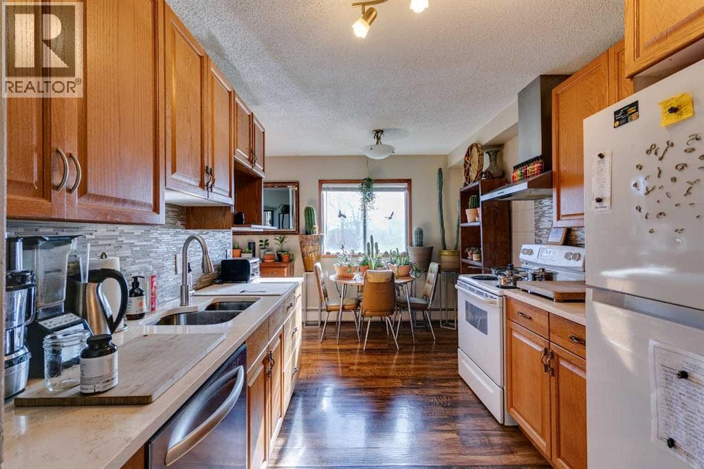 810 Drury Avenue NE — photo 5