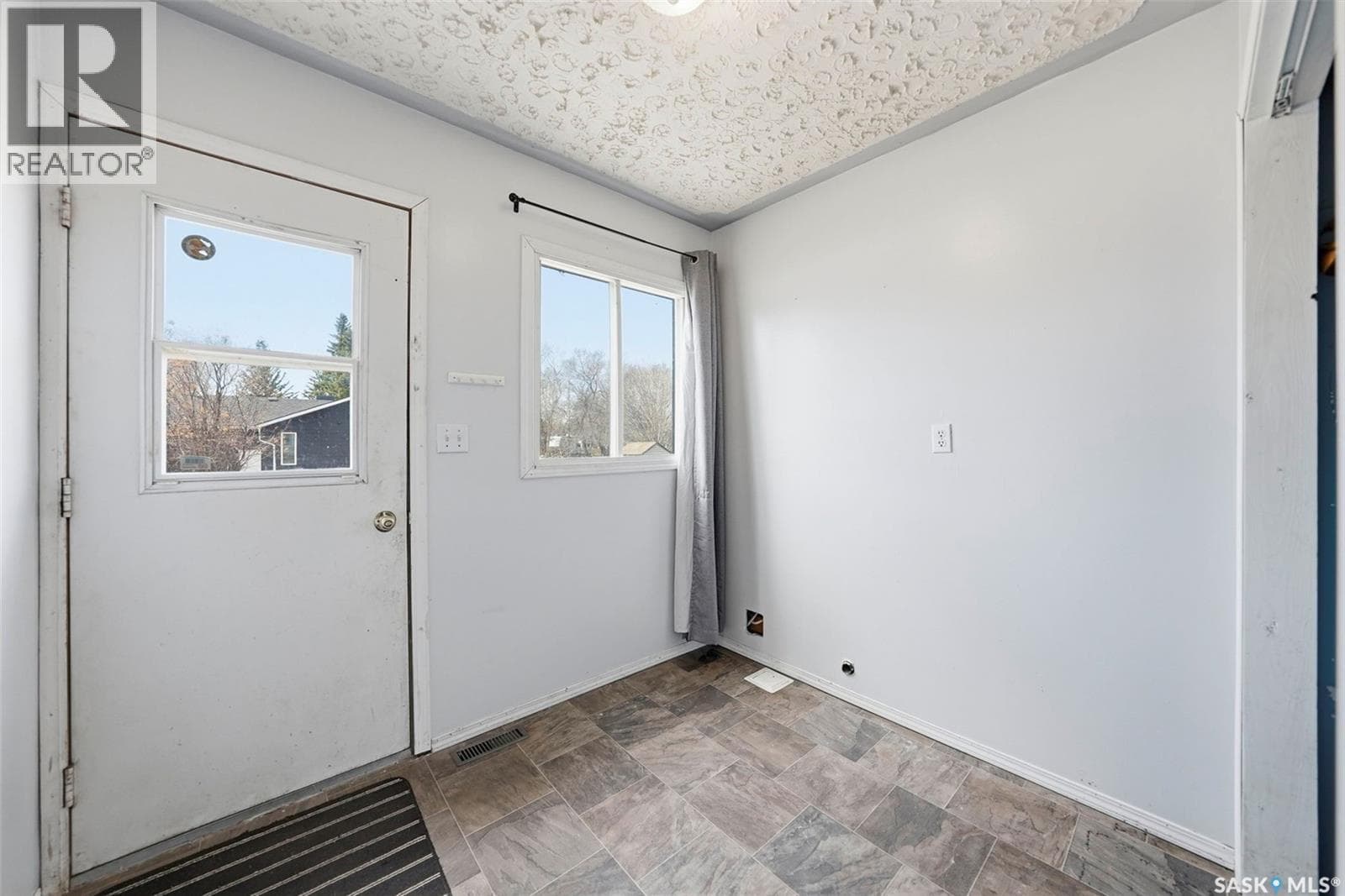 324 Norreys STREET — photo 4