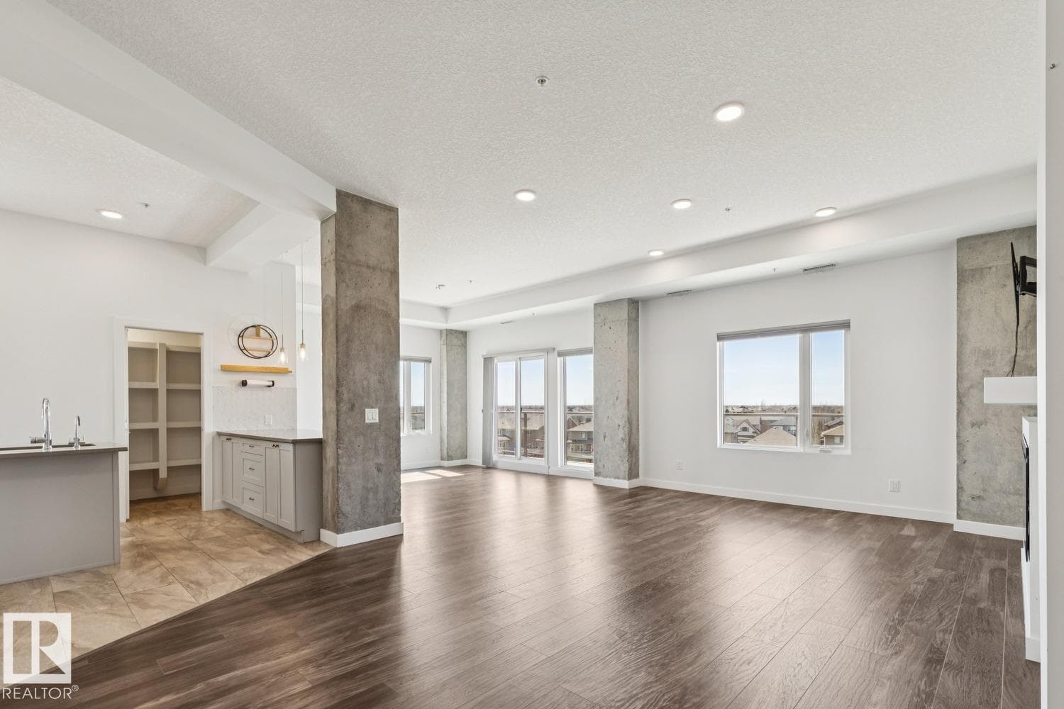 #502 1316 WINDERMERE WY SW — photo 4