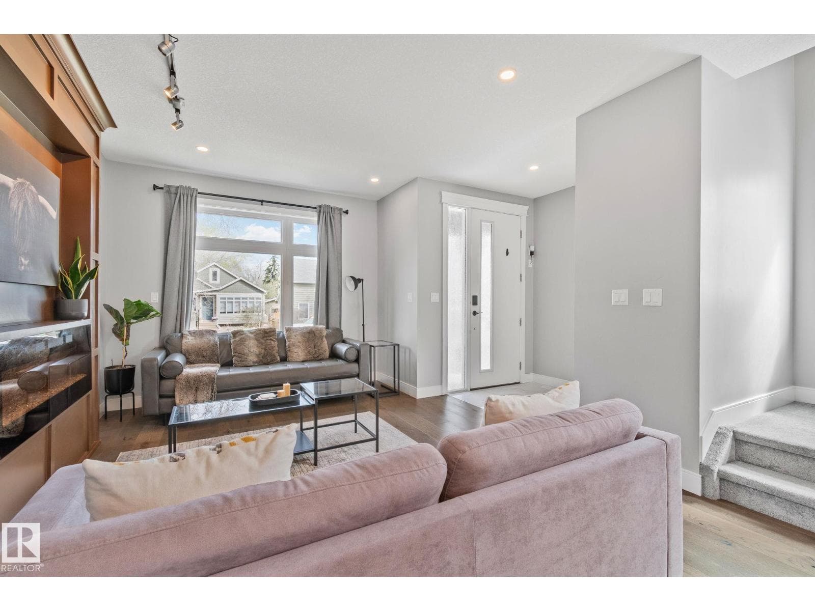 9855 79 AV NW — photo 3