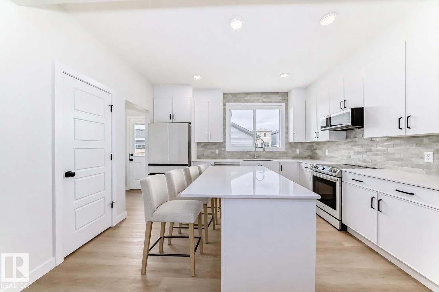 2332 159 ST SW