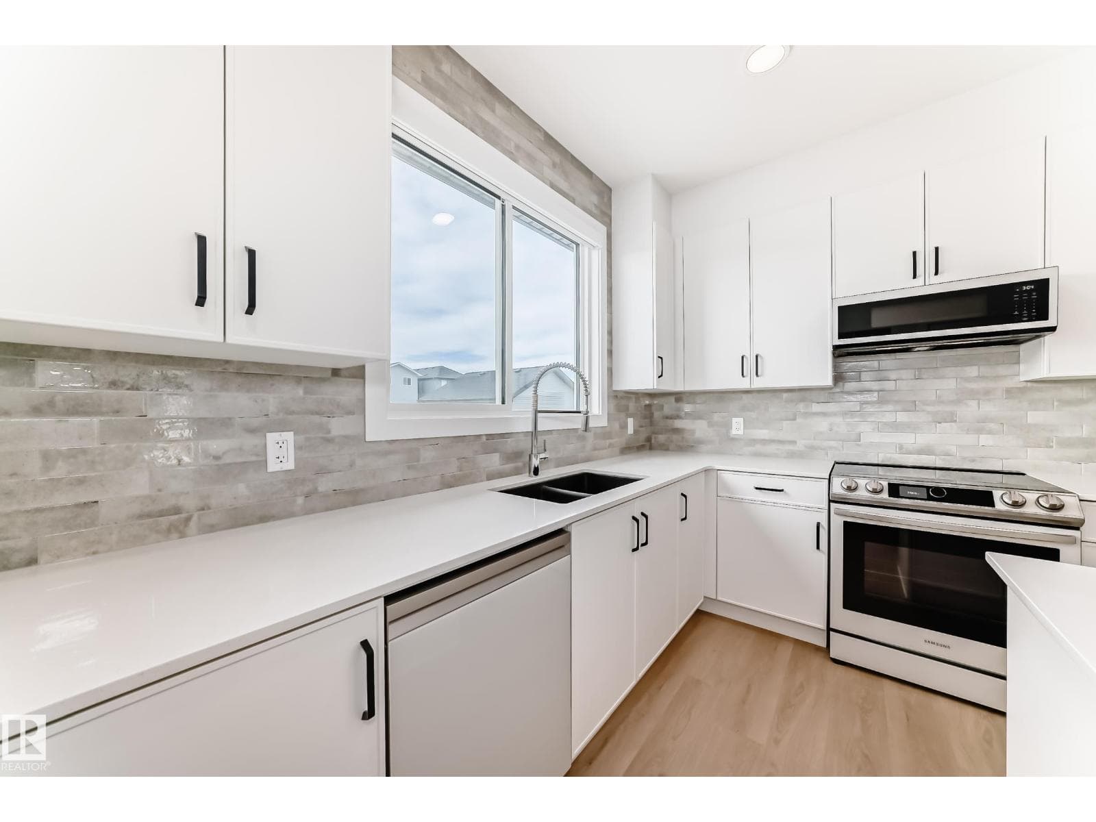 2332 159 ST SW — photo 3