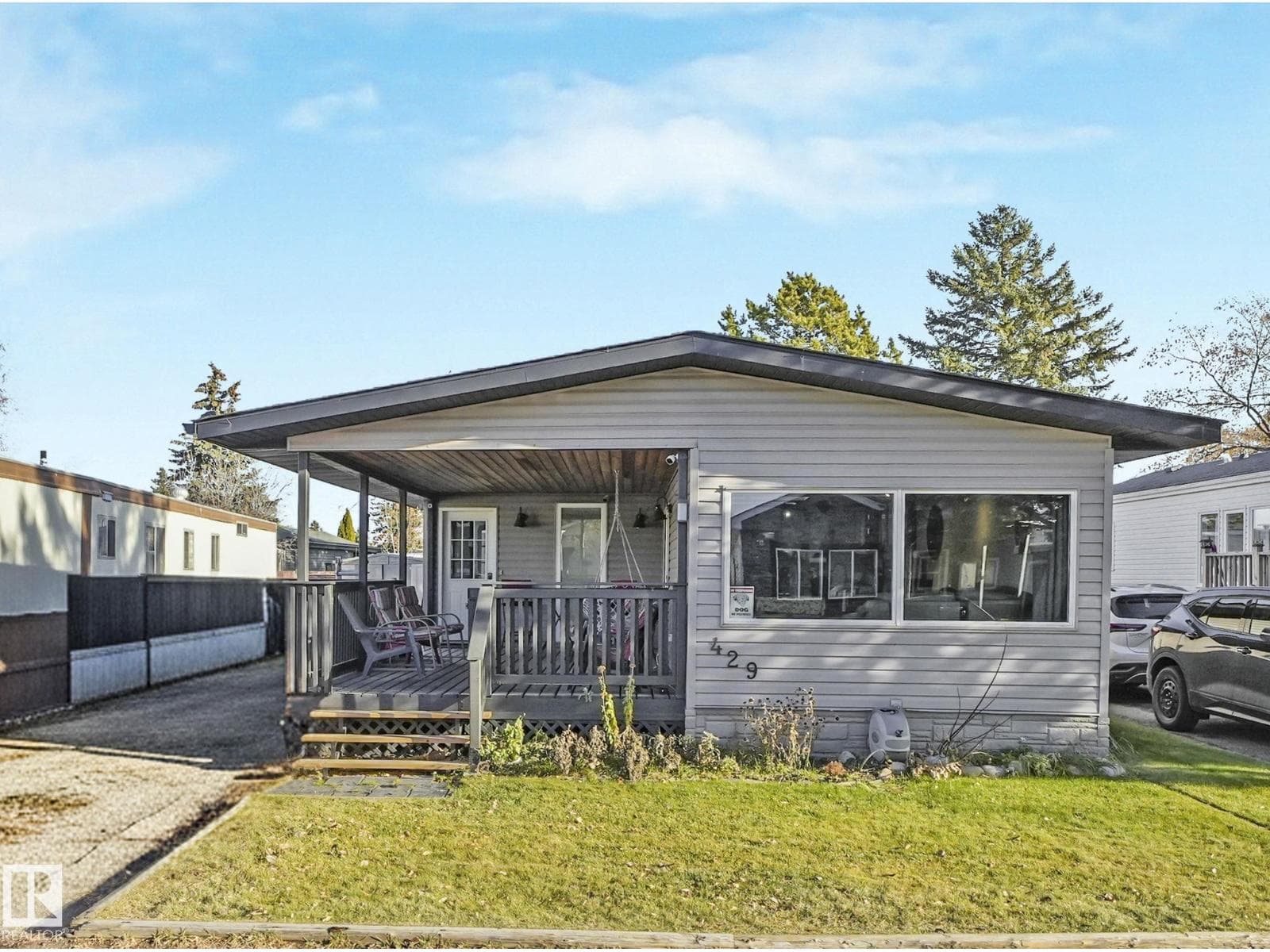 429 Westview CL NW