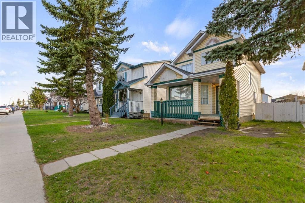3806 Catalina Boulevard NE — photo 2