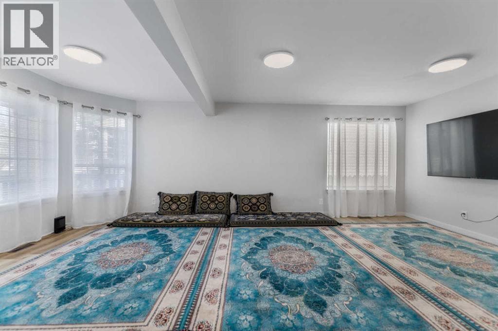 3806 Catalina Boulevard NE — photo 5