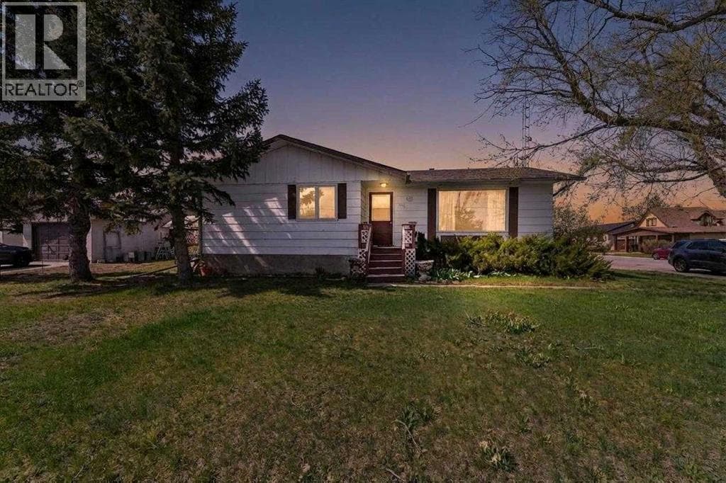 5037 54 Street — photo 3