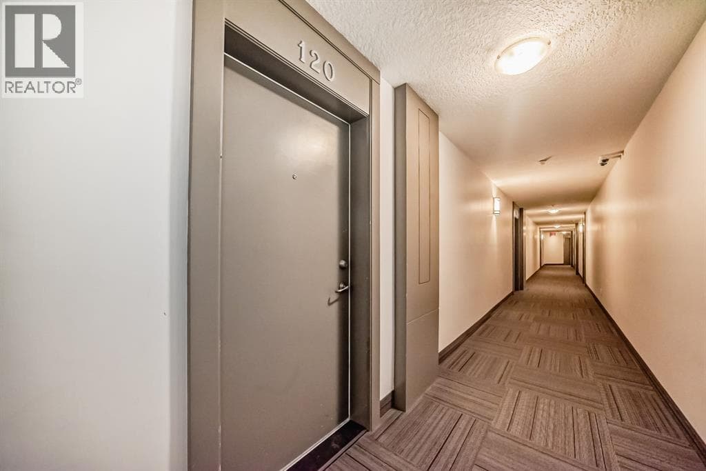 120, 60 Royal Oak Plaza NW — photo 4