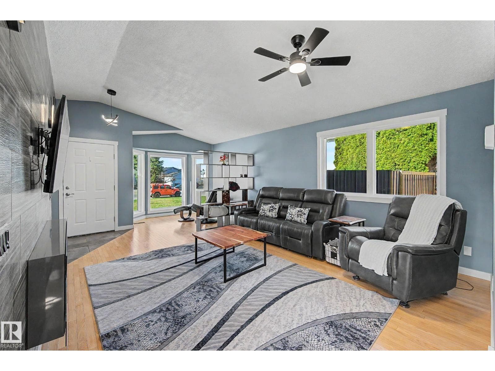4109 44 AV — photo 5