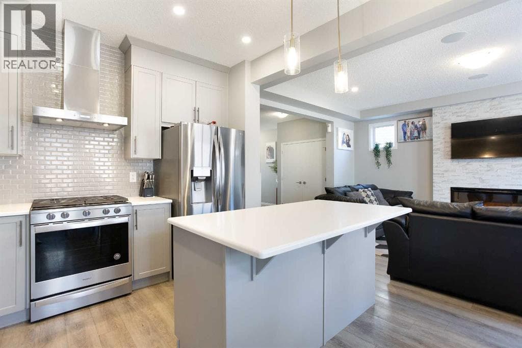 158 Osborne Common SW — photo 2