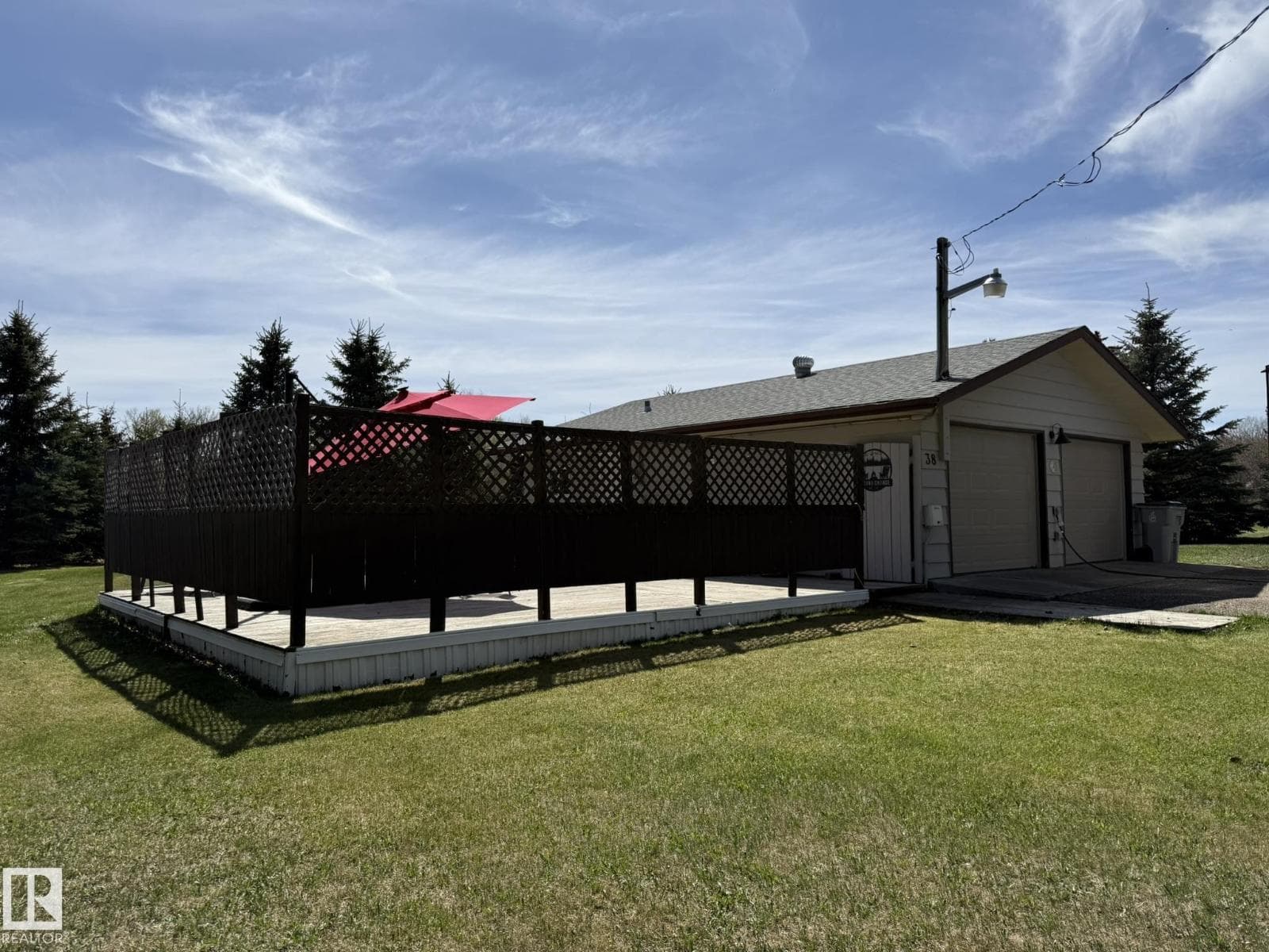 38 Lakeshore DR