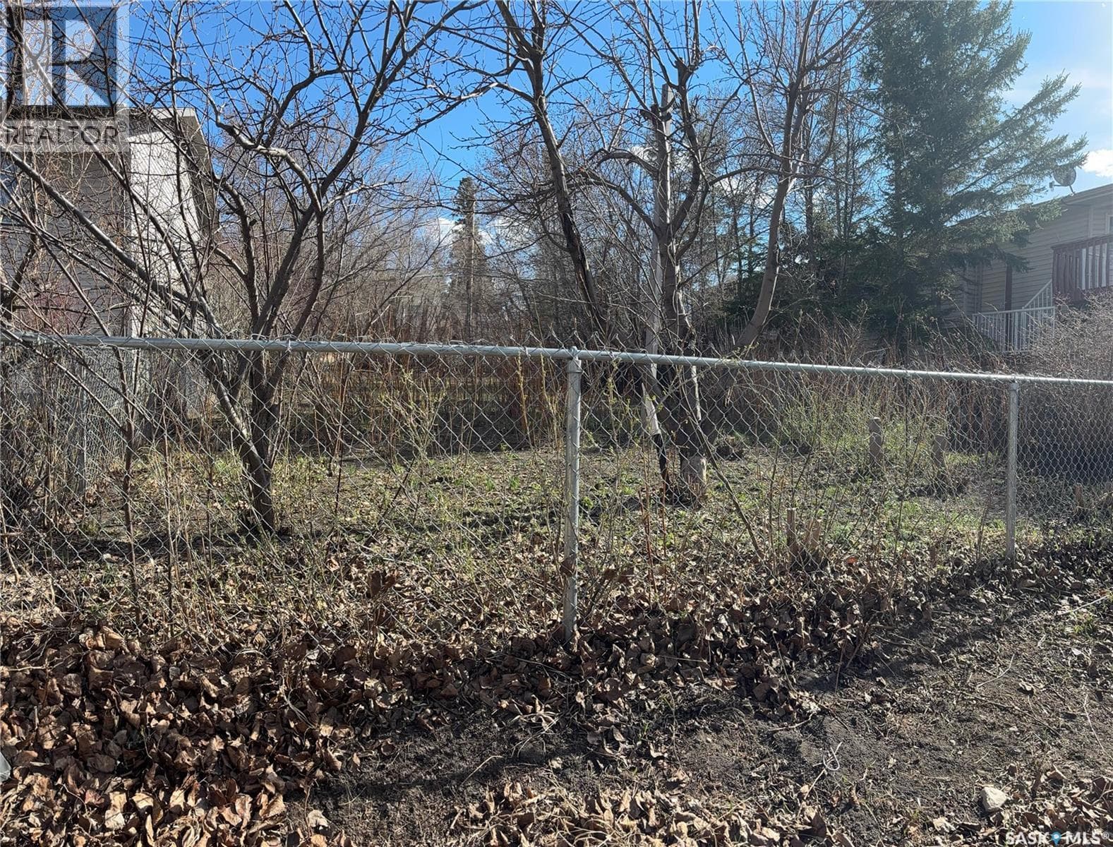 303 Douglas AVENUE — photo 4