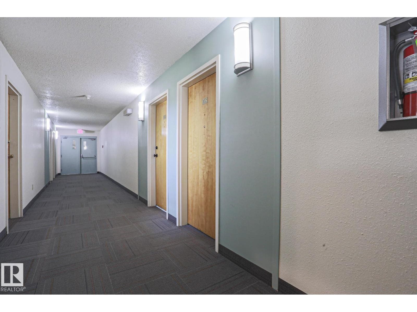 #101 60 ALPINE PL — photo 3