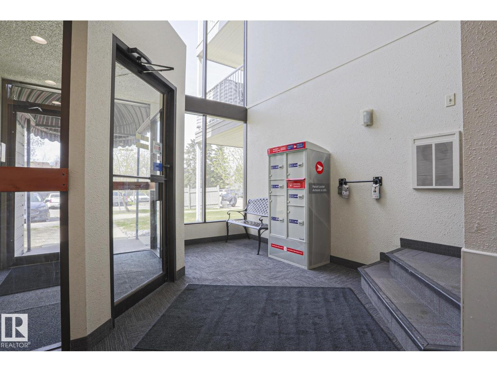 #101 60 ALPINE PL — photo 4
