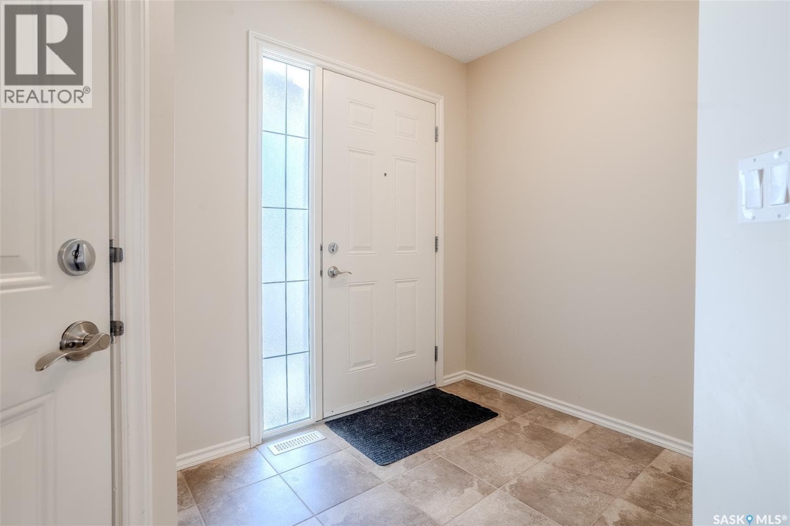 306 105 Lynd CRESCENT — photo 5