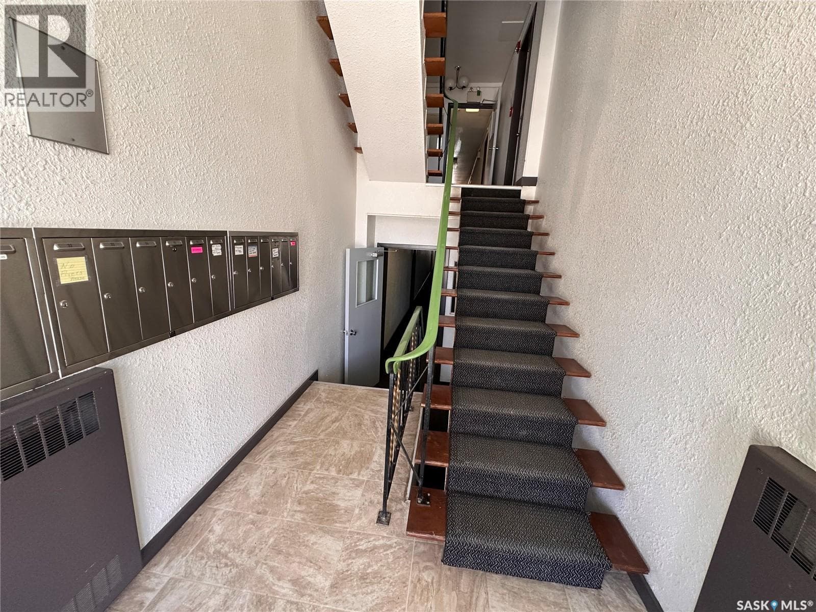 26 42 Spence STREET — photo 3